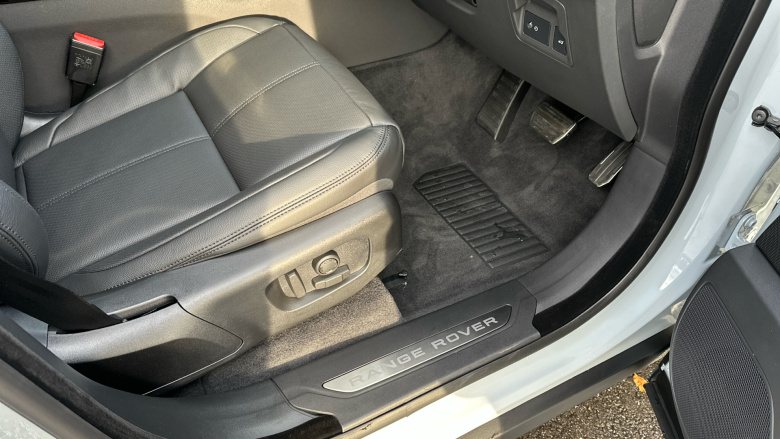 Land Rover Range Rover Velar 2.0 D200 MHEV Dynamic SE 5dr Auto Diesel Estate